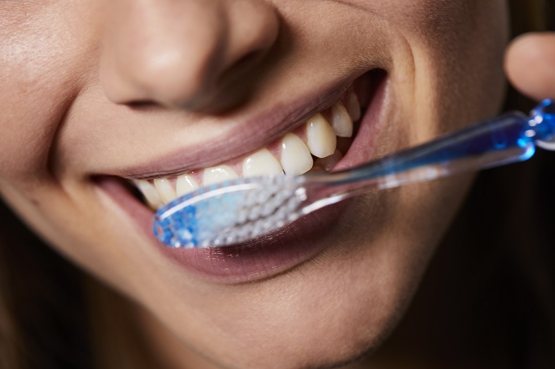 Aparat ortodontyczny i higiena – czy mogą iść w parze?