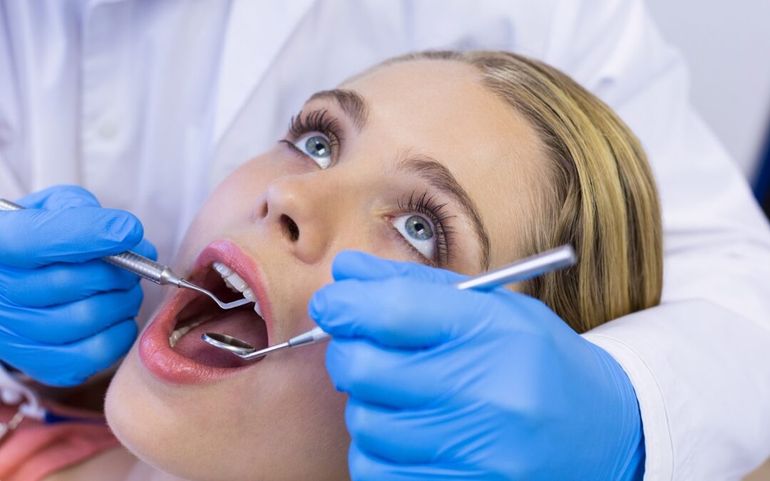 Wyciski zębów – czym są i kiedy się je wykonuje?